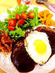 ハンバーグ&ミートスパでワンプレごはんの写真