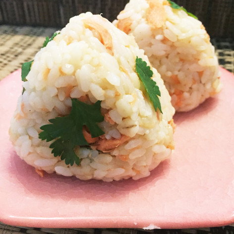 パクチーと鮭のおにぎり☆辛子酢味噌使用！