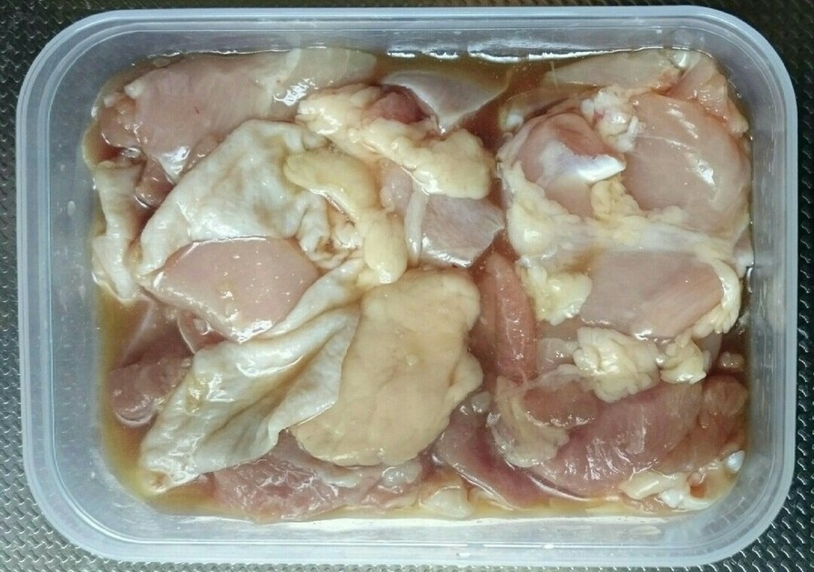 料理に使う 鶏もも肉の甘辛漬け(保存食)の画像