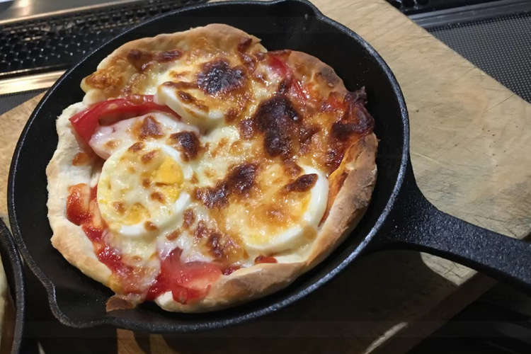 スキレットで ピザ レシピ 作り方 By ポメッチ クックパッド