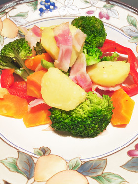 ベーコンと野菜のストウブ料理