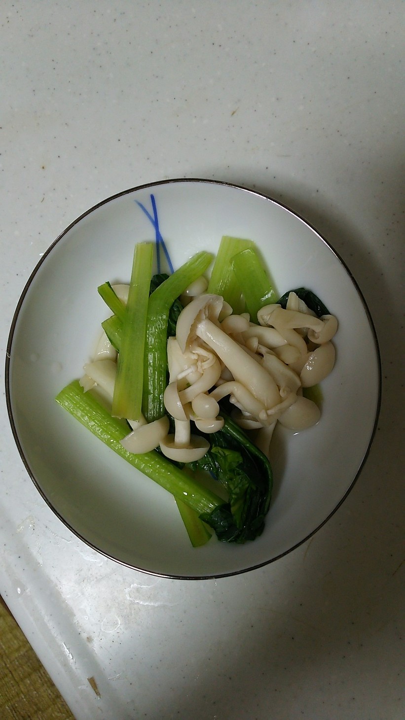 小松菜とブナピーの煮物（無水鍋調理）の画像