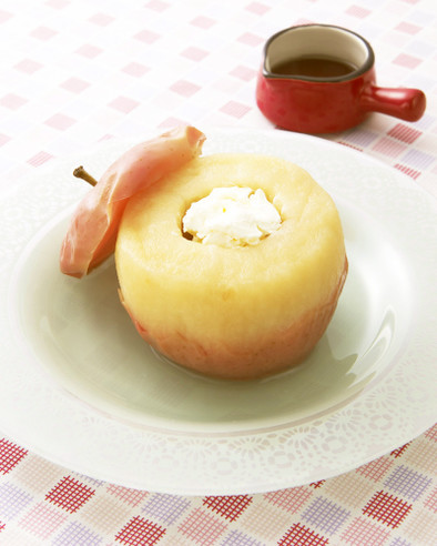 丸ごとりんごのブランデー風味の写真