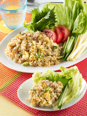 夏野菜とレタスの手巻き炒飯