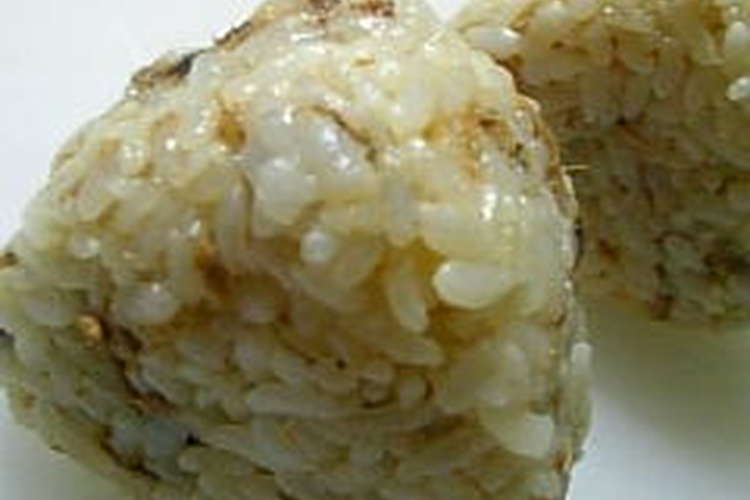 思わず笑顔 マグロフレークマヨおにぎり レシピ 作り方 By ハリハリ戦士 クックパッド 簡単おいしいみんなのレシピが355万品