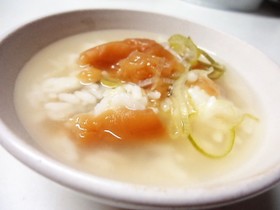 ダイエット効果大♪バニリン梅干し粥