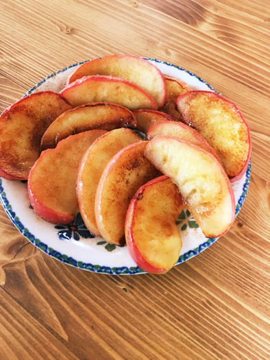 簡単♫ヘルシーおいしー焼きりんごの写真