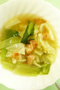小松菜と春キャベツのコンソメスープ