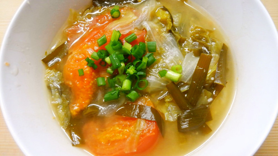 簡単レタスとニラ トマトの味噌中華スープの画像