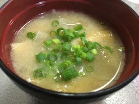 大根を使った定番の味噌汁レシピから オシャレな味噌汁レシピまで Recipememo レシピメモ 大根を使った定番の味噌汁レシピから オシャレな味噌汁レシピまで Recipememo レシピメモ