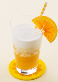 オレンジとミルクの二層ジュース☆