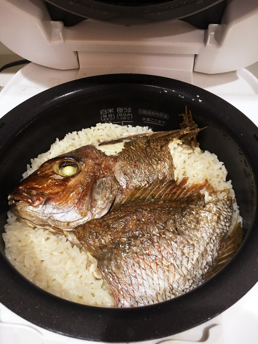 鯛めし☆炊飯器☆お食い初めの鯛使ったよ☆の画像