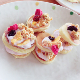 ミニパンケーキヨーグルトサンド♡