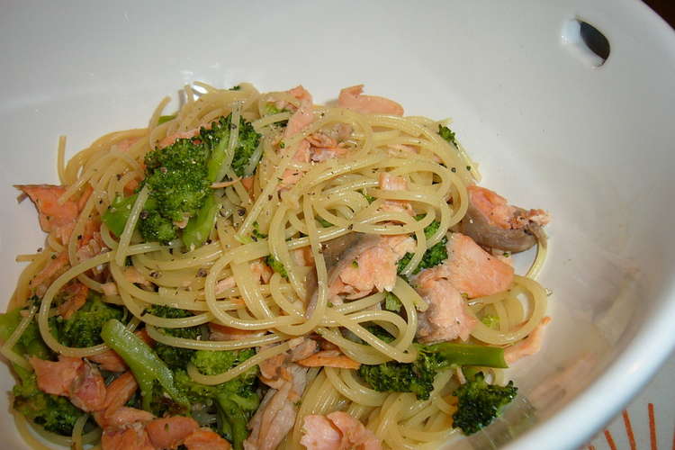 塩鮭とブロッコリーの和風パスタ レシピ 作り方 By 雪の雫 クックパッド 簡単おいしいみんなのレシピが349万品