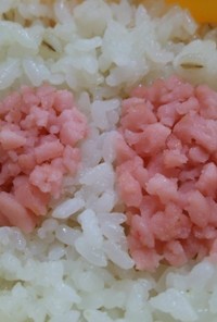 魚肉ソーセージ*可愛いピンクのそぼろ弁当