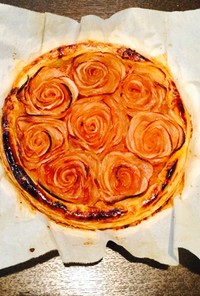 簡単で豪華♡アップルパイで薔薇の花束