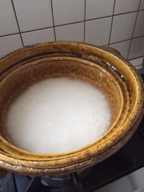 土鍋で白米を炊くの画像