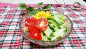 私のこだわり♪ レタスの上に信号サラダ