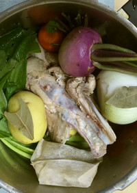 圧力鍋で！鶏と野菜のブイヨンスープ