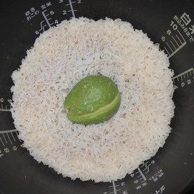 アボカド と しらす の 炊き込みご飯