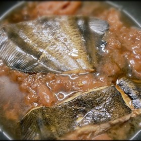 南高梅干で絶品☆まこカレイの梅煮♪