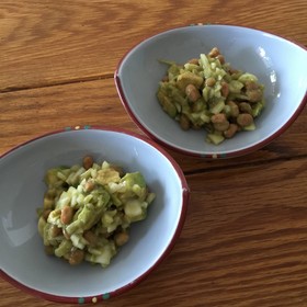 アボカドと納豆と新玉ねぎのわさび醤油あえ