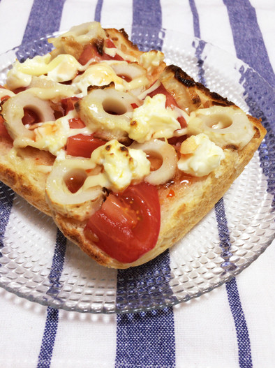 トマトと竹輪のスイチリチーズトーストの写真
