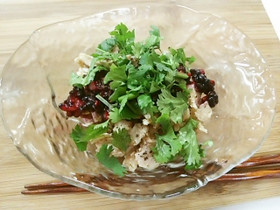 鶏のオリーブオイル漬け×ベリー×パクチー