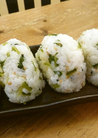 壬生菜ｏｒ京菜の浅漬けで♪菜飯おにぎり