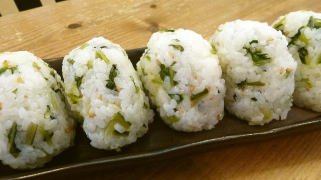 壬生菜ｏｒ京菜の浅漬けで 菜飯おにぎり レシピ 作り方 By Kouayaa クックパッド 簡単おいしいみんなのレシピが377万品