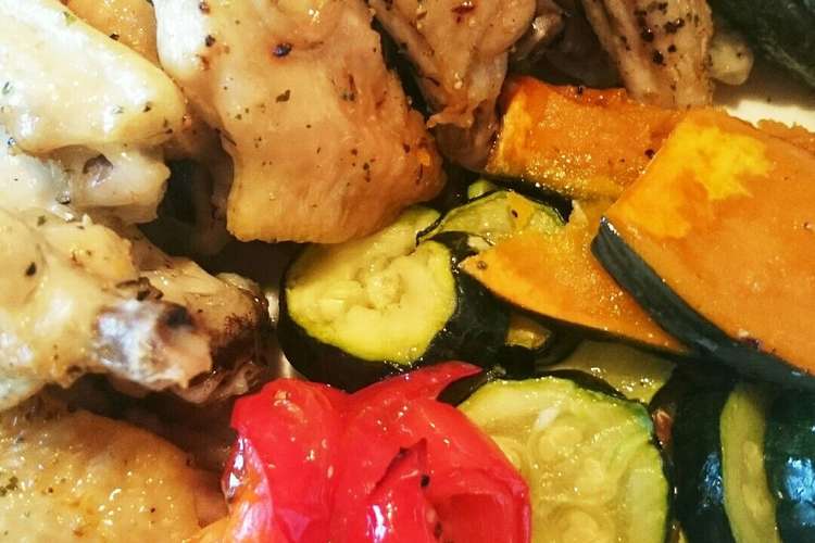 焼くだけ 夏野菜と手羽中のオーブン焼き レシピ 作り方 By ヨンイ チロク クックパッド 簡単おいしいみんなのレシピが362万品
