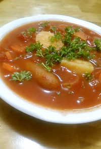 ソーセージと野菜たっぷりトマトスープ
