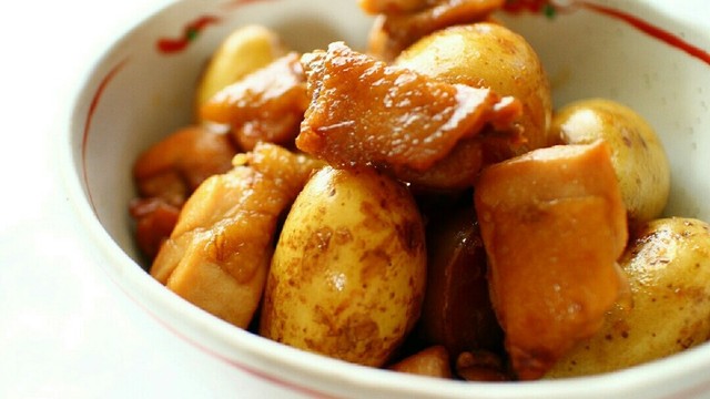新じゃがと鶏モモ肉の煮物 レシピ 作り方 By Kinarie クックパッド 簡単おいしいみんなのレシピが350万品 新じゃがと鶏モモ肉の煮物 レシピ 作り方 By Kinarie クックパッド 簡単おいしいみんなのレシピが350万品