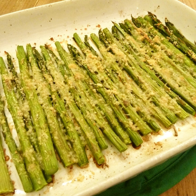 超簡単 細いアスパラは粉チーズ焼きで レシピ 作り方 By Kouayaa クックパッド 簡単おいしいみんなのレシピが352万品