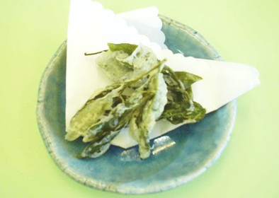 季節の味☆お茶の葉の天ぷらの写真