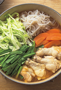 手羽元の韓国風ピリ辛鍋
