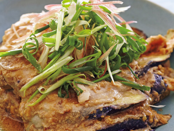 なすと豚肉のごま風味蒸し