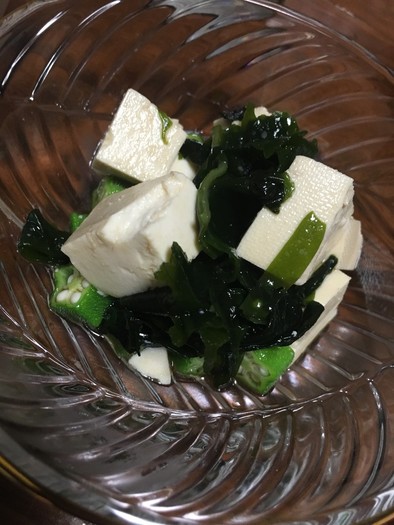 豆腐とオクラのポンサラダの写真