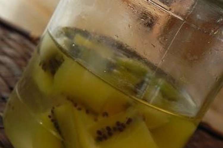 簡単 2色キウイのフルーツビネガー レシピ 作り方 By 140 わんたるママ クックパッド 簡単おいしいみんなのレシピが355万品