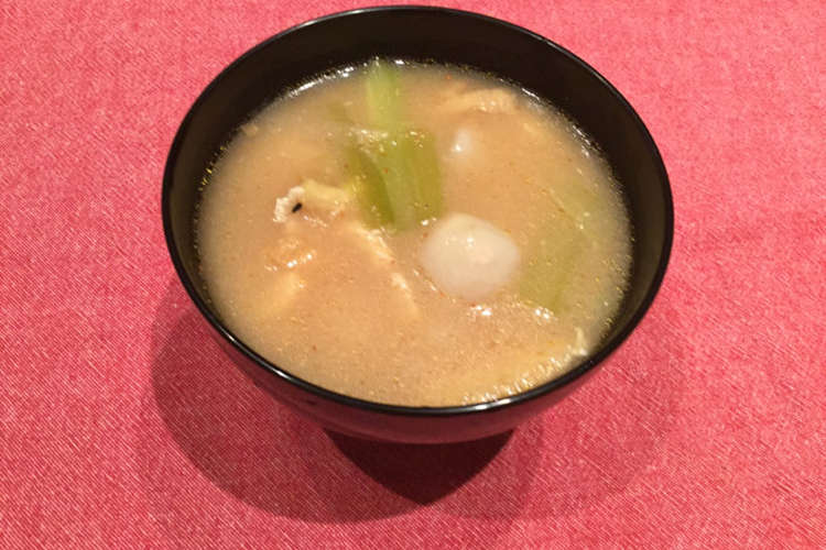里芋とネギと油揚げのお味噌汁 レシピ 作り方 By ナピト クックパッド 簡単おいしいみんなのレシピが351万品
