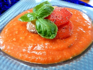 水なしで作る食べるトマトスープの写真