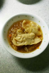 王将の生餃子で野菜たっぷり中華スープ