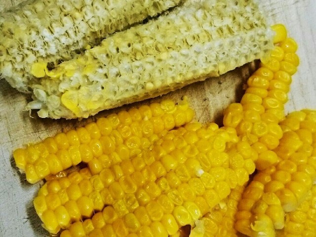 楽チン とうもろこしの実の取り方 レシピ 作り方 By かちゅとなちゅ クックパッド 簡単おいしいみんなのレシピが357万品