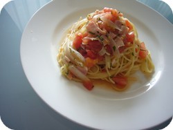 トマトとバジルの冷製パスタ