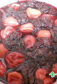 梅干し用の赤梅酢・おにぎり用の赤紫蘇漬け