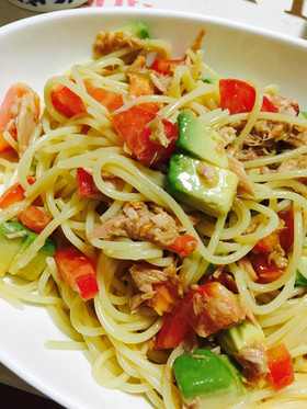 さっぱり☆トマトとアボカドの冷製パスタ