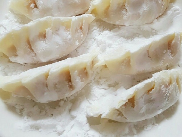 余った餃子を簡単綺麗に冷凍保存する方法 レシピ 作り方 By Yukiron719 クックパッド 簡単おいしいみんなのレシピが355万品