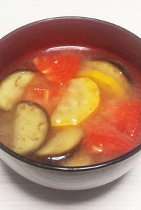 夏野菜たっぷり☆トマトとナスのお味噌汁