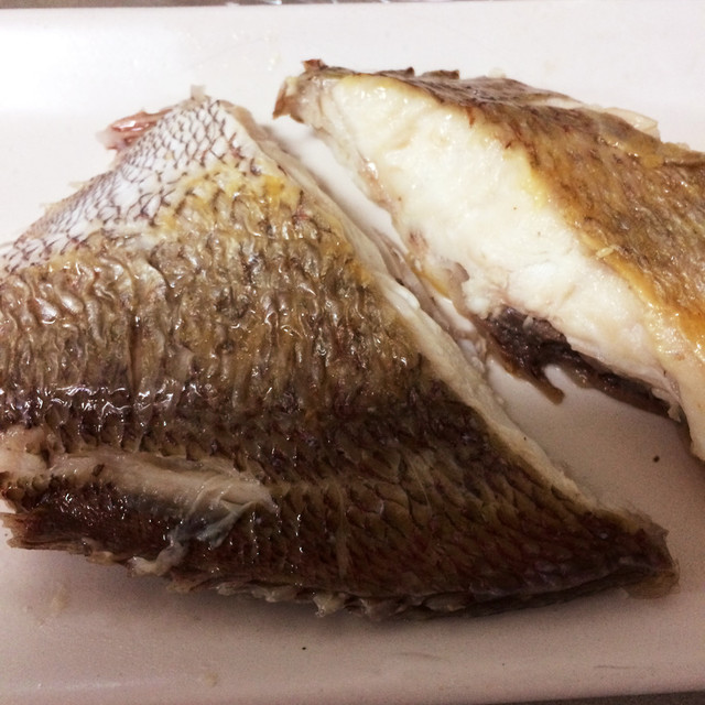 簡単 フライパンで鯛の切り身の塩焼き レシピ 作り方 By あゆみっこママ クックパッド 簡単 フライパンで鯛の切り身の塩焼き レシピ 作り方 By あゆみっこママ クックパッド