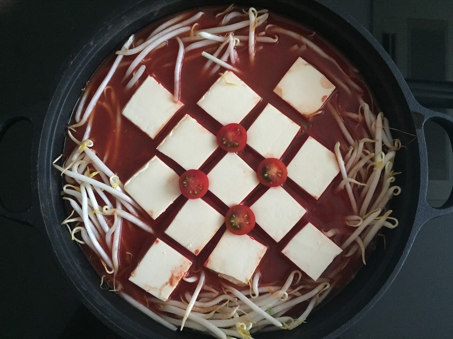 超激安！　身体にやさしい夏のトマト湯豆腐の画像